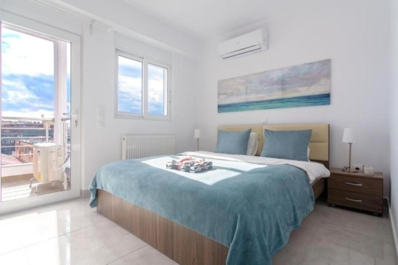 New Spacious Apartment Located In Pireo Esterno foto