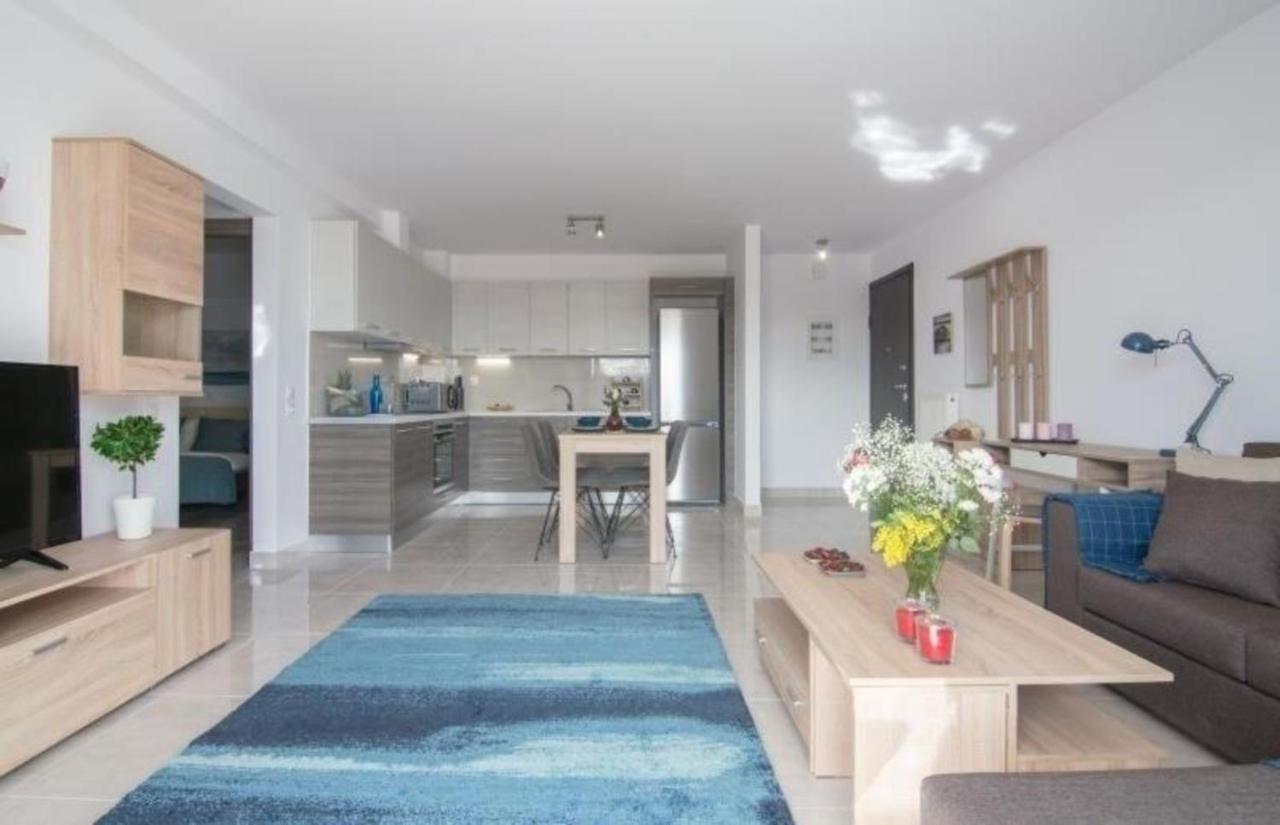 New Spacious Apartment Located In Pireo Esterno foto